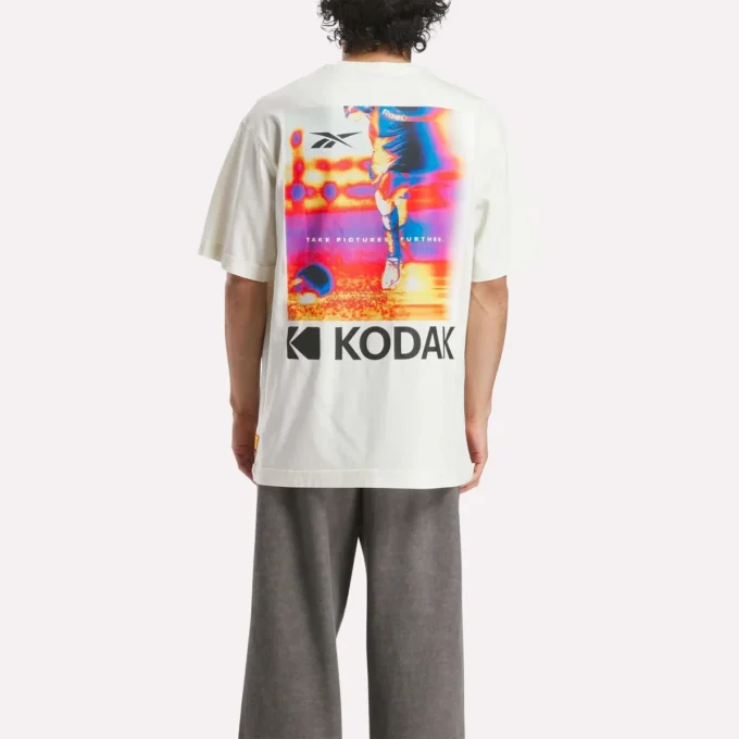 Reebok x Kodak Grafikli Koşu Tişörtü Reebok x Kodak Grafikli Koşu Tişörtü