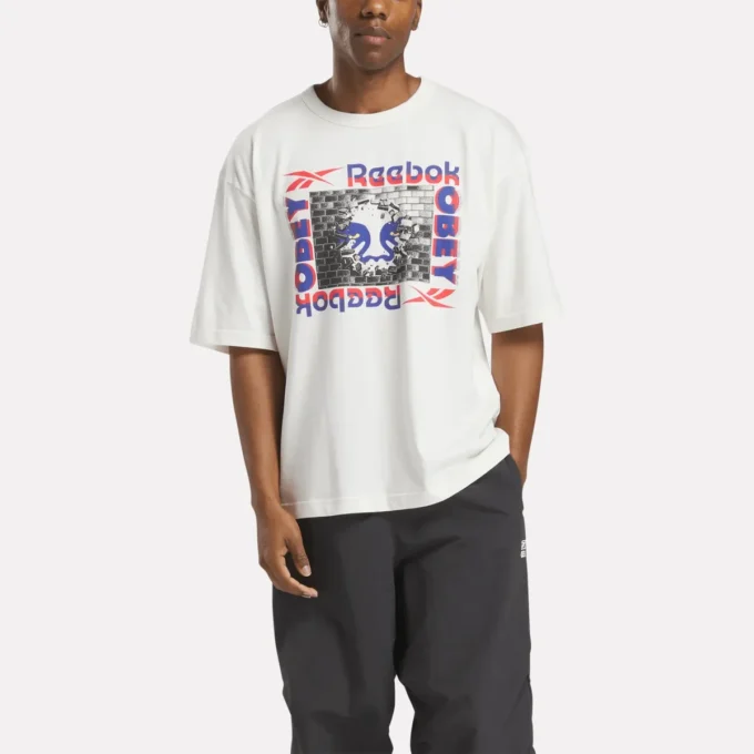 Reebok x OBEY Grafikli Tişört Reebok x OBEY Grafikli Tişört